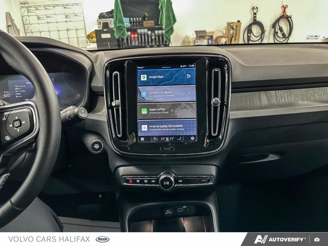 2025 Volvo XC40 Plus Dark Theme-18