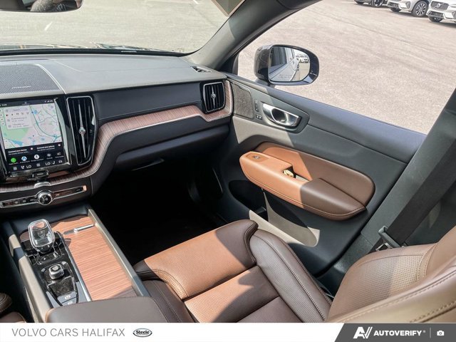 2025 Volvo XC60 Plug-In Hybrid Ultra Dark Theme-22