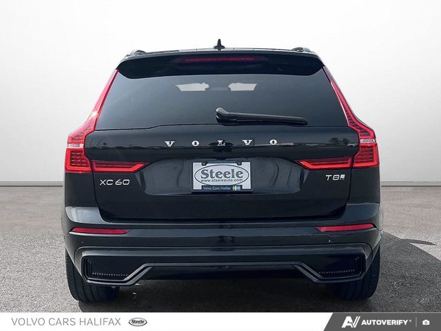 2025 Volvo XC60 Plug-In Hybrid Ultra Dark Theme-3