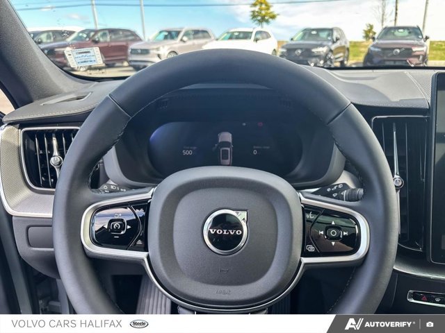 2026 Volvo XC60 Plug-In Hybrid Ultra Black Edition-13