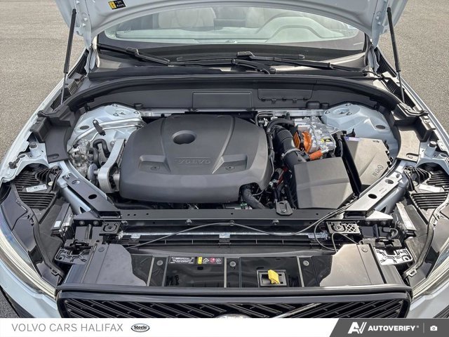 Volvo XC60 Plug-In Hybrid Plus Dark Theme 2026-9