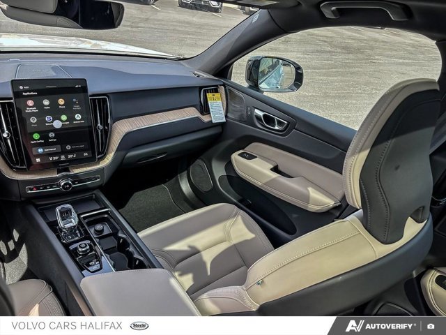 Volvo XC60 Plug-In Hybrid Plus Dark Theme 2026-24