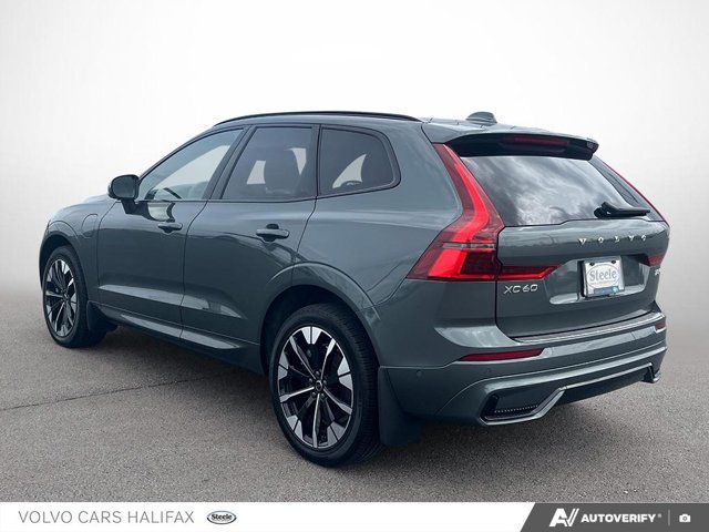 2026 Volvo XC60 Plug-In Hybrid Plus Dark Theme-3