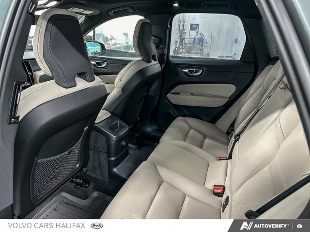 Volvo XC60 Plug-In Hybrid Plus Dark Theme 2026-22
