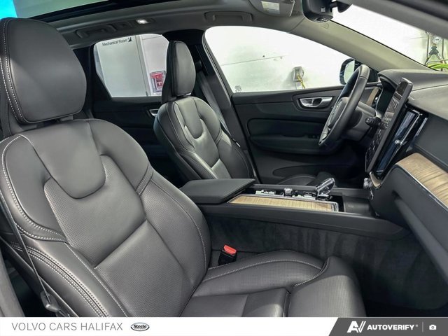 2026 Volvo XC60 Plug-In Hybrid Ultra Dark Theme-21