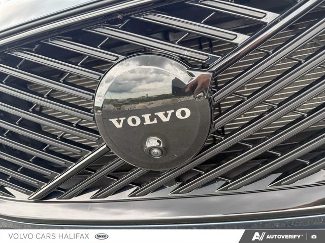 Volvo XC60 Plug-In Hybrid Ultra Black Edition 2026-8