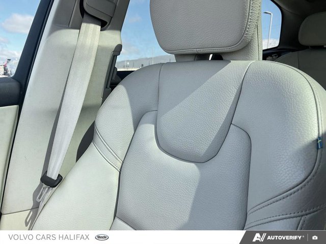 2022 Volvo XC60 Recharge Inscription Expression-19