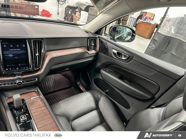 2022 Volvo XC60 Momentum-24