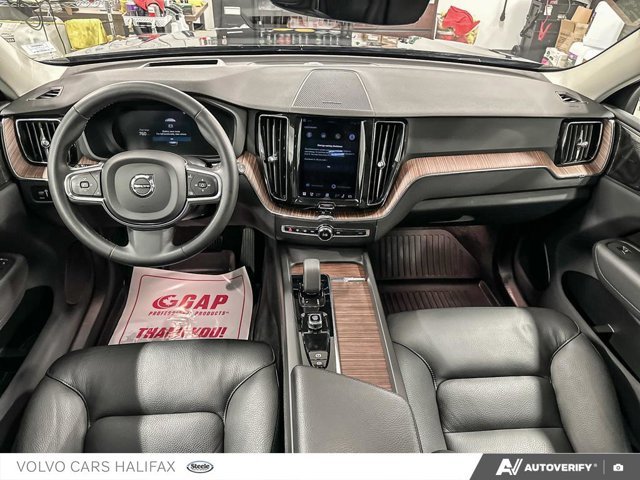 2022 Volvo XC60 Momentum-23