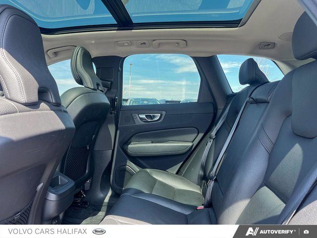 2022 Volvo XC60 Momentum-21