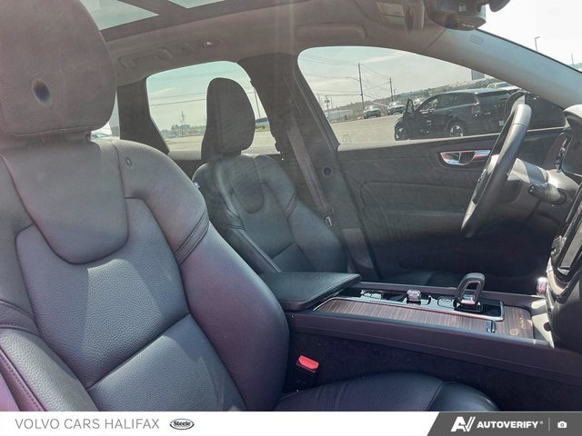 2022 Volvo XC60 Momentum-20