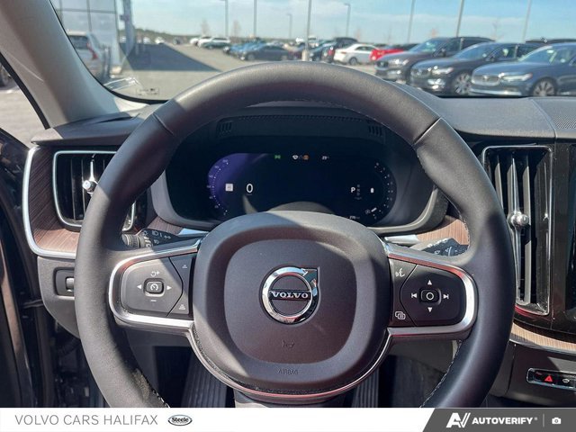 2022 Volvo XC60 Momentum-12