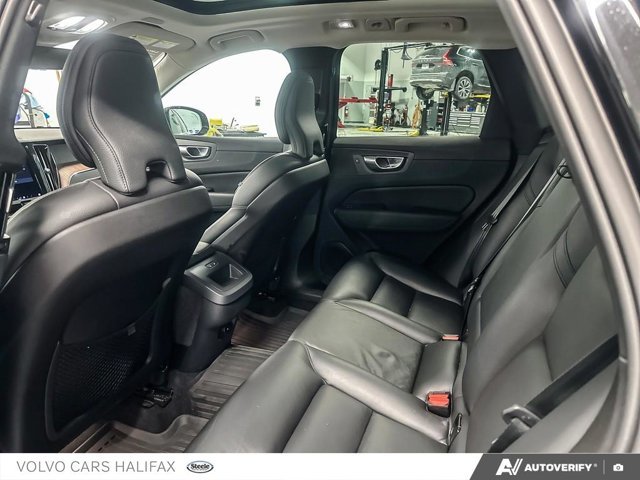 Volvo XC60 Plus Bright Theme 2023-22