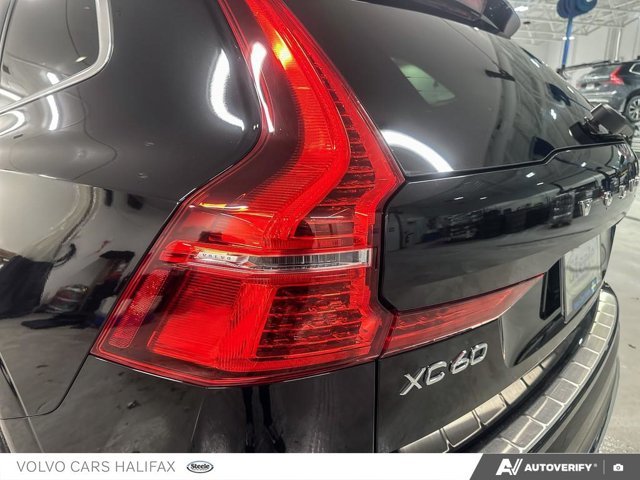 Volvo XC60 Plus Bright Theme 2023-10