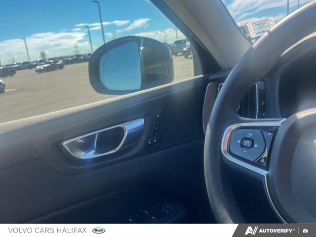 2023 Volvo XC60 Plus Dark Theme-16