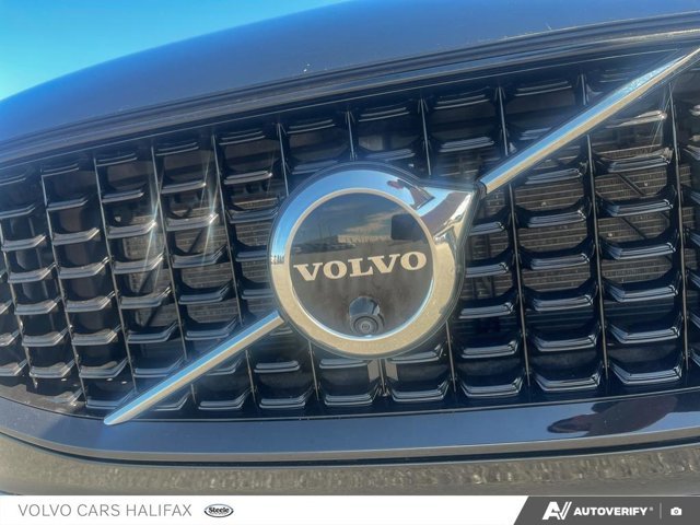 2023 Volvo XC60 Plus Dark Theme-8