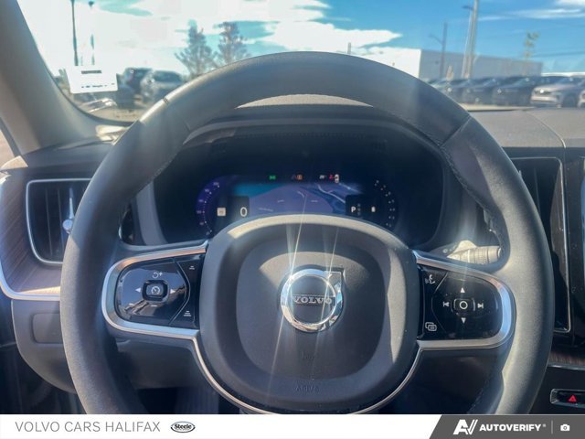 2023 Volvo XC60 Plus Dark Theme-13