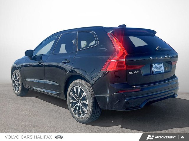 2023 Volvo XC60 Plus Dark Theme-3