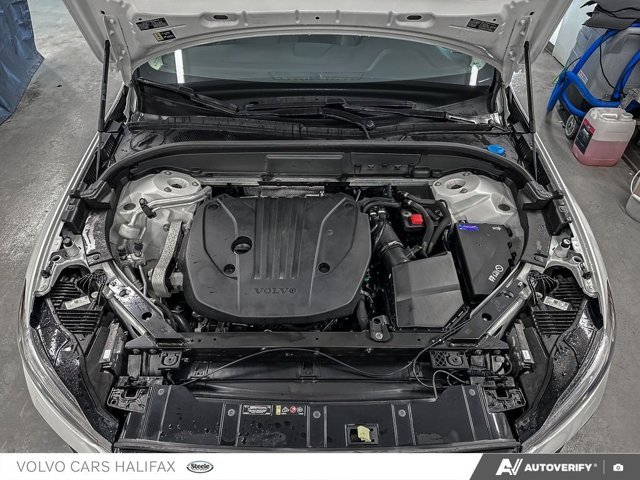 Volvo XC60 Plus Dark Theme 2024-9
