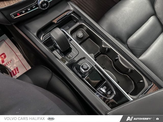 Volvo XC60 Plus Dark Theme 2024-17