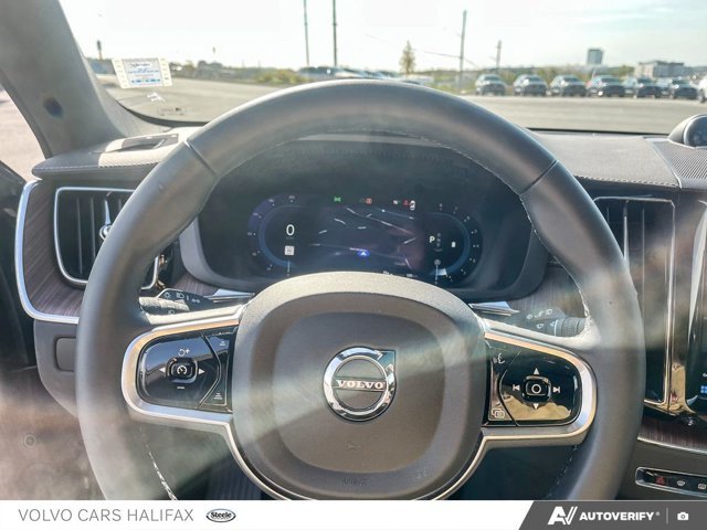 2024 Volvo XC60 Ultimate Dark Theme-11