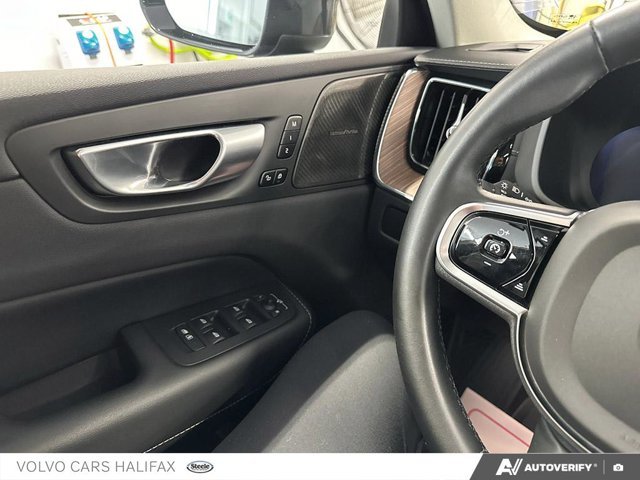 Volvo XC60 Ultimate Dark Theme 2024-16