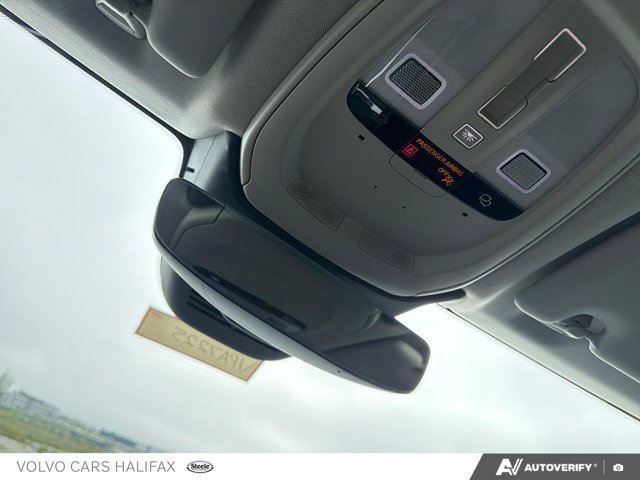 Volvo XC60 Core Dark Theme 2024-20