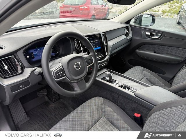 Volvo XC60 Core Dark Theme 2024-12