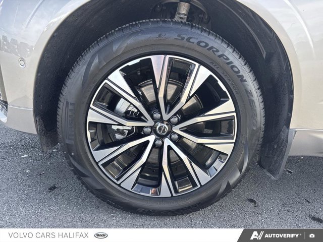 Volvo XC60 Plus Dark Theme 2025-5