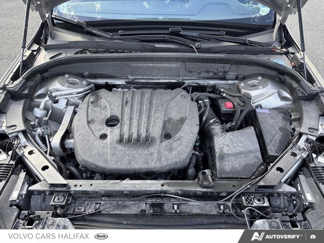 Volvo XC60 Plus Dark Theme 2025-9