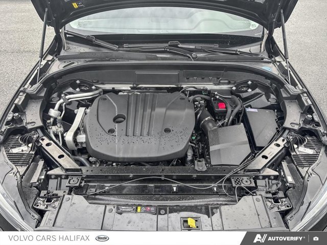 Volvo XC60 Plus Dark Theme 2025-9