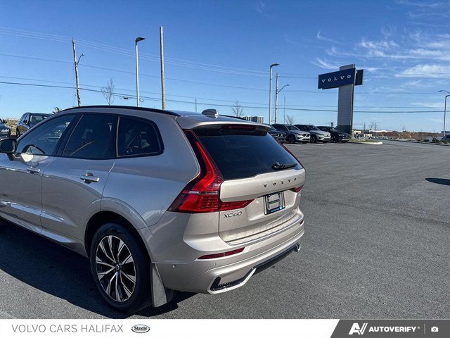 2025 Volvo XC60 Plus Dark Theme-10