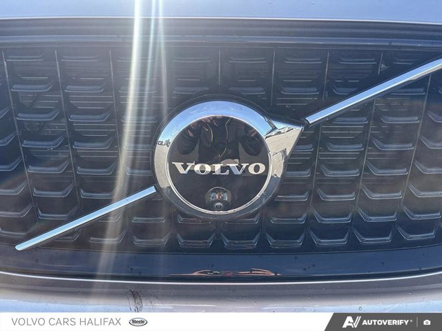 2025 Volvo XC60 Plus Dark Theme-8