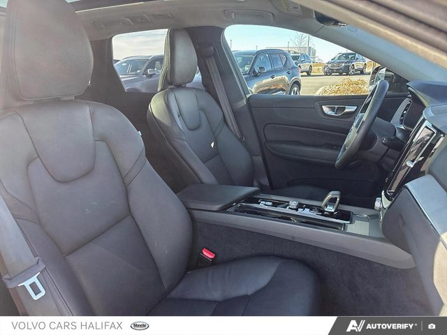 2025 Volvo XC60 Plus Dark Theme-21