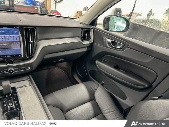 2025 Volvo XC60 Plus Dark Theme-24