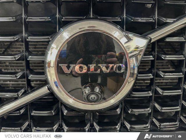 2025 Volvo XC60 Plus Dark Theme-8