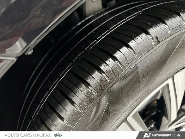 2025 Volvo XC60 Plus Dark Theme-6