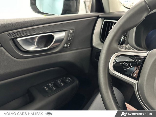 2025 Volvo XC60 Plus Dark Theme-16