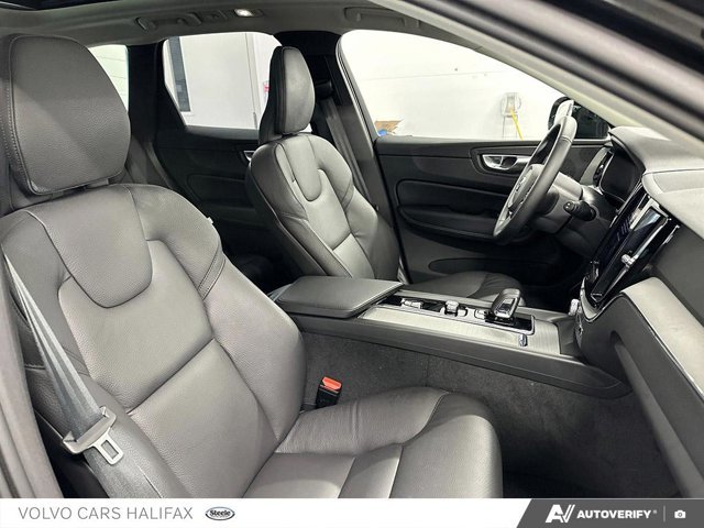 2025 Volvo XC60 Plus Dark Theme-21