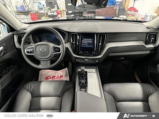 2025 Volvo XC60 Plus Dark Theme-24