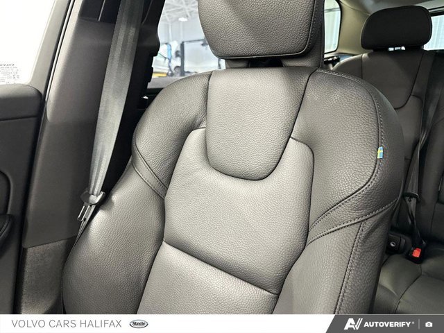 2025 Volvo XC60 Plus Dark Theme-20