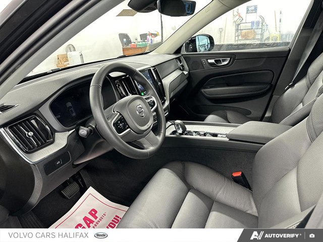 2025 Volvo XC60 Plus Dark Theme-12