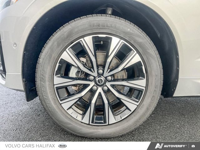 Volvo XC60 Plus Dark Theme 2025-5