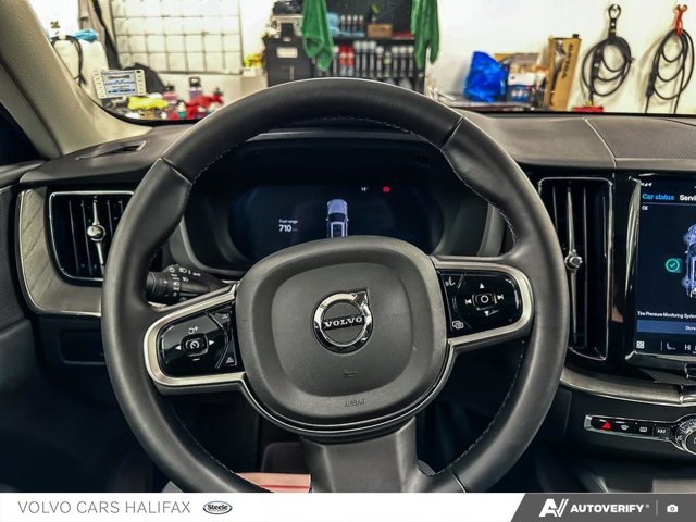2025 Volvo XC60 Plus Dark Theme-13