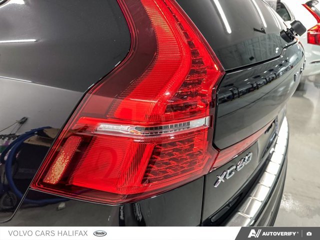2025 Volvo XC60 Plus Dark Theme-10