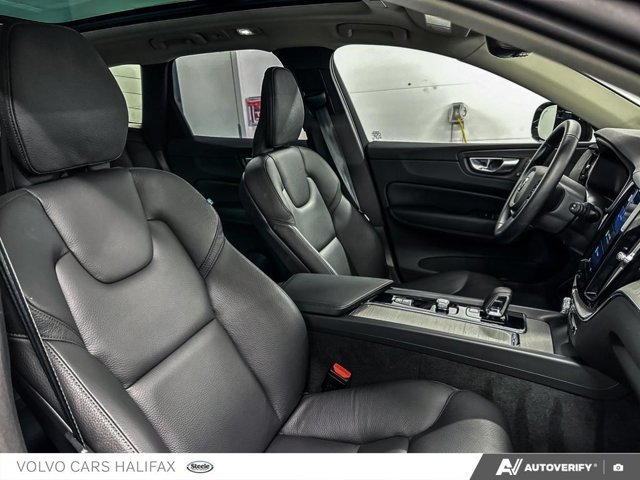 2025 Volvo XC60 Plus Dark Theme-21