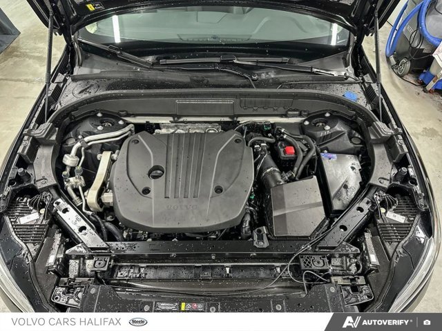 2025 Volvo XC60 Plus Dark Theme-9
