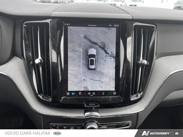 2025 Volvo XC60 Plus Dark Theme-17