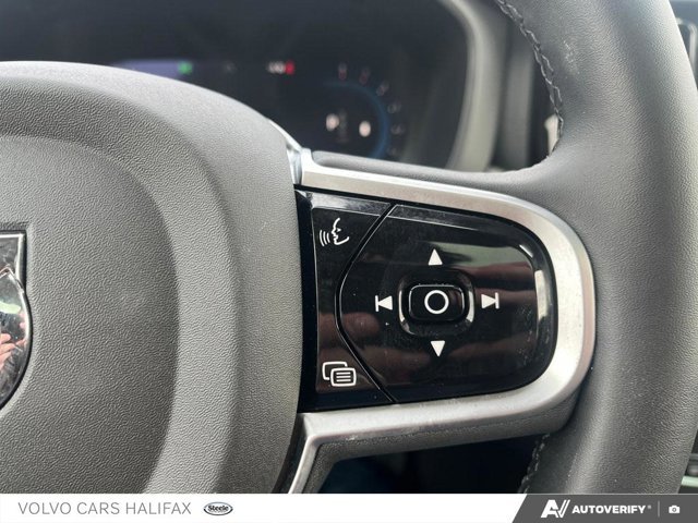 2025 Volvo XC60 Plus Dark Theme-15