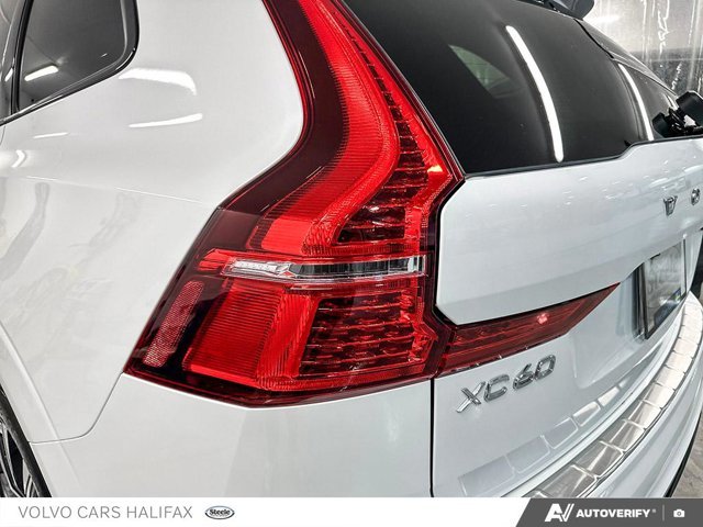 2025 Volvo XC60 Plus Dark Theme-11